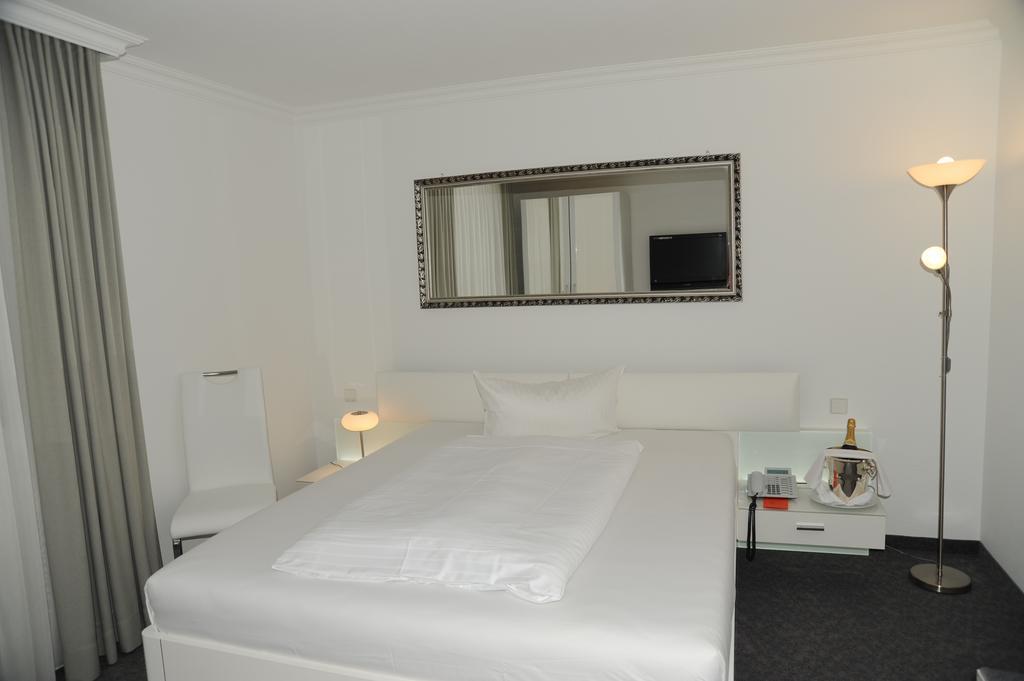 Hotel Adler - Weil Am Rhein Eksteriør bilde